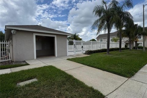 Townhouse in Brandon, Florida 2 bedrooms, 129.51 sq.m. № 2239843 - photo 22