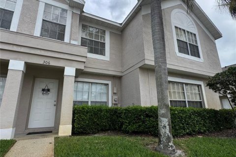 Townhouse in Brandon, Florida 2 bedrooms, 129.51 sq.m. № 2239843 - photo 3