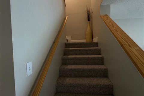 Townhouse in Brandon, Florida 2 bedrooms, 129.51 sq.m. № 2239843 - photo 13
