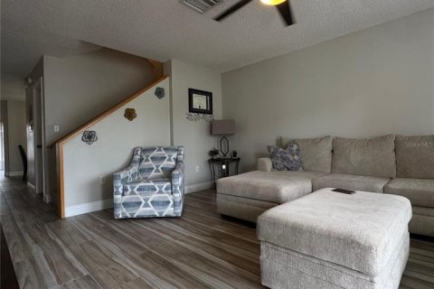 Townhouse in Brandon, Florida 2 bedrooms, 129.51 sq.m. № 2239843 - photo 4