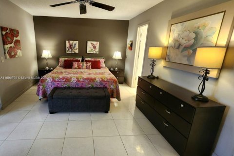 Купить кондоминиум в Дирфилд-Бич, Флорида 1 спальня, 65.77м2, № 2039501 - фото 12