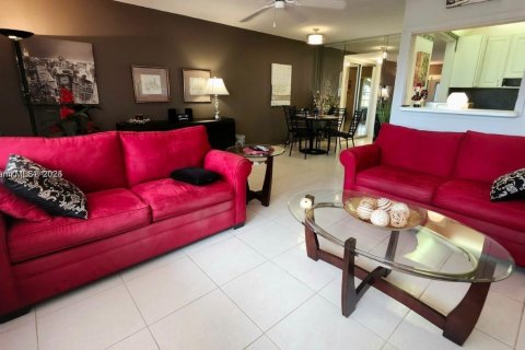 Купить кондоминиум в Дирфилд-Бич, Флорида 1 спальня, 65.77м2, № 2039501 - фото 3