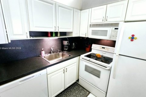 Купить кондоминиум в Дирфилд-Бич, Флорида 1 спальня, 65.77м2, № 2039501 - фото 11