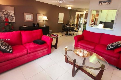 Купить кондоминиум в Дирфилд-Бич, Флорида 1 спальня, 65.77м2, № 2039501 - фото 4