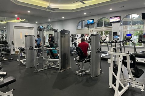 Снять в аренду таунхаус в Пемброк-Пайнс, Флорида 3 спальни, 125.23м2, № 2058343 - фото 30