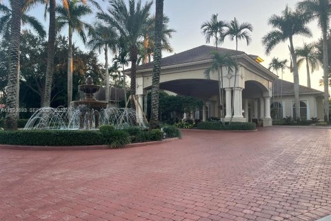 Снять в аренду таунхаус в Пемброк-Пайнс, Флорида 3 спальни, 125.23м2, № 2058343 - фото 28