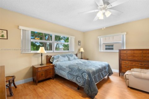 Condo in Margate, Florida, 2 bedrooms  № 1880327 - photo 13