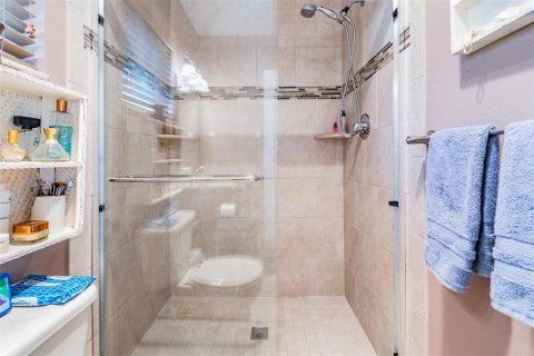 Casa en venta en Tampa, Florida, 4 dormitorios, 159.7 m2 № 1829271 - foto 11