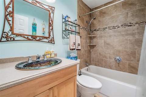 Casa en venta en Tampa, Florida, 4 dormitorios, 159.7 m2 № 1829271 - foto 14