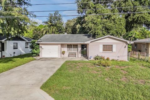 Casa en venta en Tampa, Florida, 4 dormitorios, 159.7 m2 № 1829271 - foto 2