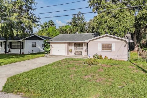 Casa en venta en Tampa, Florida, 4 dormitorios, 159.7 m2 № 1829271 - foto 1
