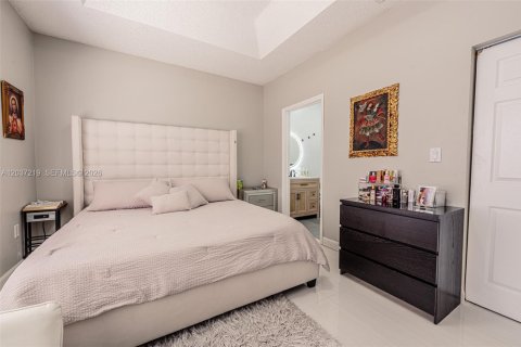 Снять в аренду таунхаус в Майами, Флорида 3 спальни, 114.64м2, № 2145800 - фото 6