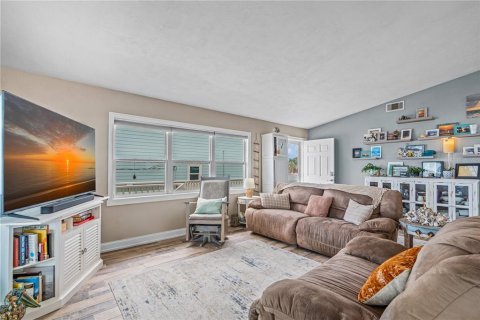 Casa en venta en New Smyrna Beach, Florida, 3 dormitorios, 176.05 m2 № 2378085 - foto 19