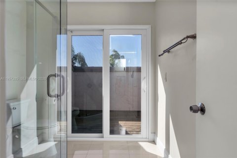 Townhouse in Boca Raton, Florida 3 bedrooms, 170.85 sq.m. № 2024427 - photo 30