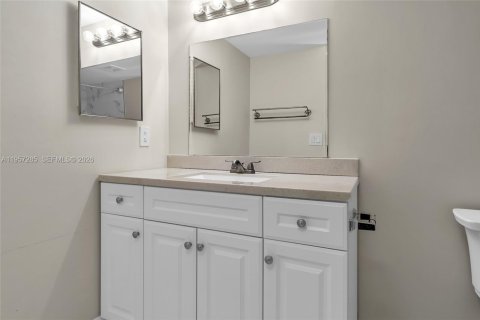 Townhouse in Boca Raton, Florida 3 bedrooms, 170.85 sq.m. № 2024427 - photo 15