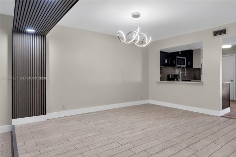 Townhouse in Boca Raton, Florida 3 bedrooms, 170.85 sq.m. № 2024427 - photo 12