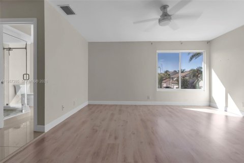 Townhouse in Boca Raton, Florida 3 bedrooms, 170.85 sq.m. № 2024427 - photo 25