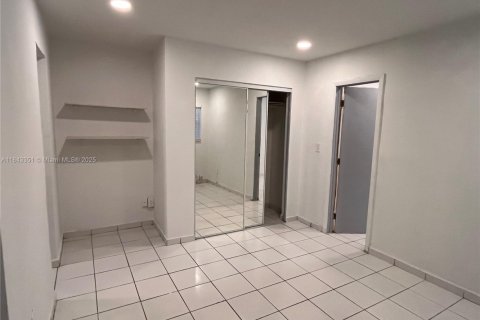 Casa en venta en Miami Gardens, Florida, 4 dormitorios, 153.47 m2 № 1836336 - foto 15