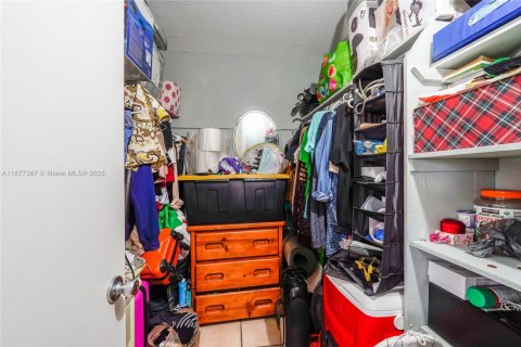 Купить кондоминиум в Хайалиа, Флорида 1 спальня, 47.94м2, № 1924305 - фото 5