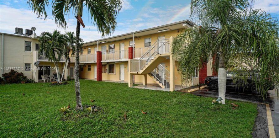 Кондоминиум с 1 спальней в Хайалиа, Флорида № 1924305