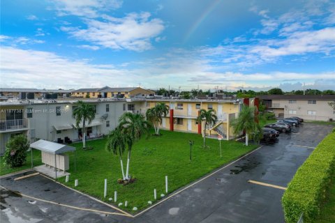 Купить кондоминиум в Хайалиа, Флорида 1 спальня, 47.94м2, № 1924305 - фото 24