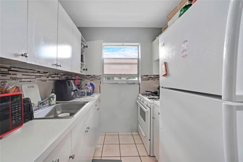 Купить кондоминиум в Хайалиа, Флорида 1 спальня, 47.94м2, № 1924305 - фото 12