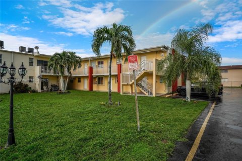 Купить кондоминиум в Хайалиа, Флорида 1 спальня, 47.94м2, № 1924305 - фото 17