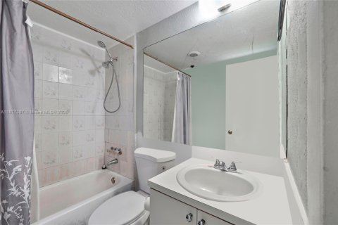 Купить кондоминиум в Хайалиа, Флорида 1 спальня, 47.94м2, № 1924305 - фото 7