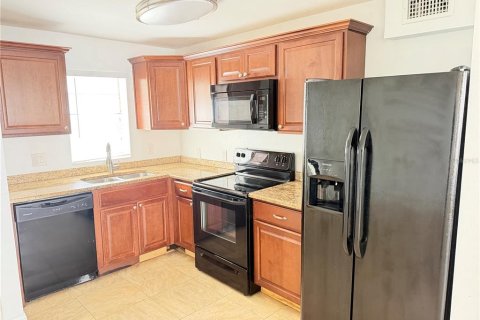 Condo in Ocala, Florida, 2 bedrooms  № 2208215 - photo 10