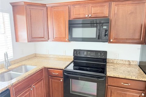 Condo in Ocala, Florida, 2 bedrooms  № 2208215 - photo 9