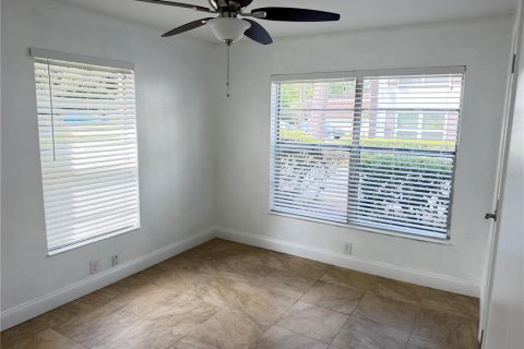 Condo in Ocala, Florida, 2 bedrooms  № 2208215 - photo 5