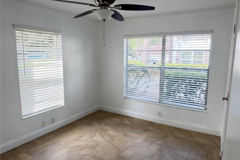 Condo in Ocala, Florida, 2 bedrooms  № 2208215 - photo 3