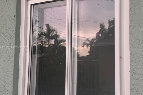 Casa en venta en Dania Beach, Florida, 3 dormitorios, 107.4 m2 № 2029775 - foto 7