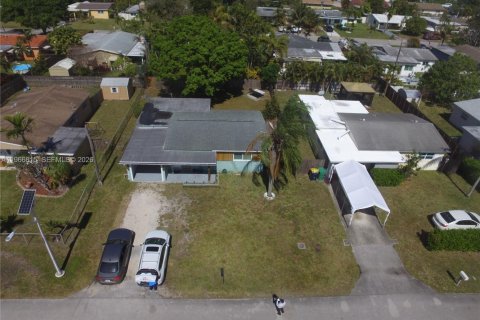 Casa en venta en Dania Beach, Florida, 3 dormitorios, 107.4 m2 № 2029775 - foto 2