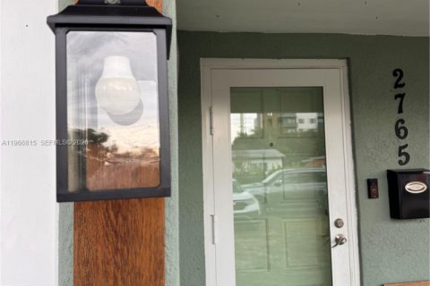 Casa en venta en Dania Beach, Florida, 3 dormitorios, 107.4 m2 № 2029775 - foto 9