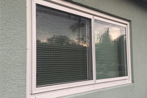 Casa en venta en Dania Beach, Florida, 3 dormitorios, 107.4 m2 № 2029775 - foto 8