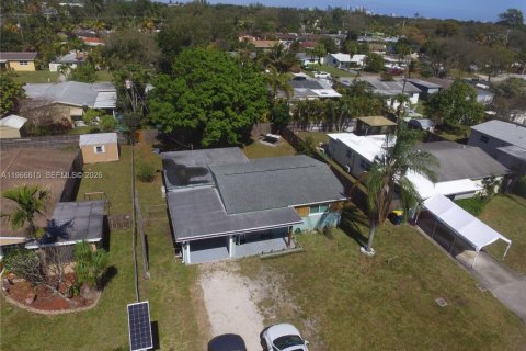 Casa en venta en Dania Beach, Florida, 3 dormitorios, 107.4 m2 № 2029775 - foto 3