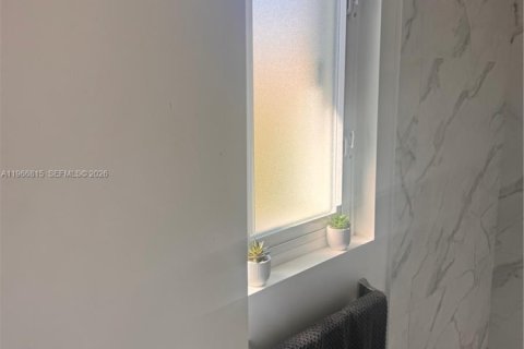 Casa en venta en Dania Beach, Florida, 3 dormitorios, 107.4 m2 № 2029775 - foto 12