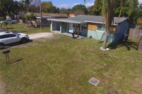 Casa en Dania Beach, Florida 3 dormitorios, 107.4 m2 № 2029775