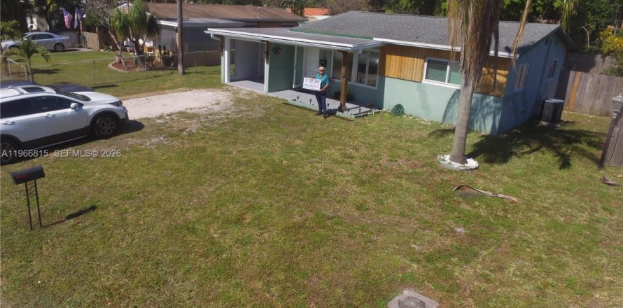 Casa en Dania Beach, Florida 3 dormitorios, 107.4 m2 № 2029775