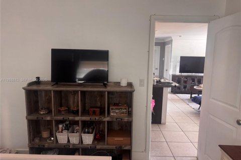 Casa en venta en Dania Beach, Florida, 3 dormitorios, 107.4 m2 № 2029775 - foto 15