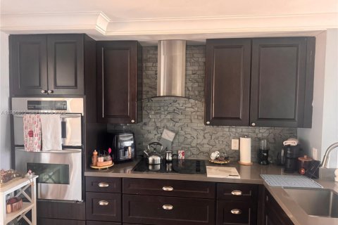 Casa en venta en Dania Beach, Florida, 3 dormitorios, 107.4 m2 № 2029775 - foto 25