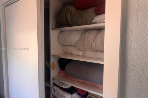 Casa en venta en Dania Beach, Florida, 3 dormitorios, 107.4 m2 № 2029775 - foto 30