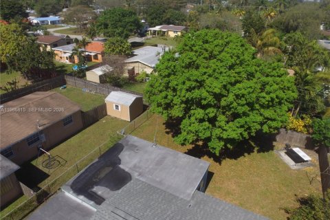 Casa en venta en Dania Beach, Florida, 3 dormitorios, 107.4 m2 № 2029775 - foto 4
