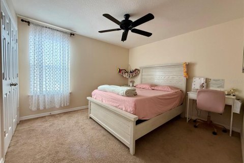 Villa ou maison à vendre à Kissimmee, Floride: 4 chambres, 216.28 m2 № 2420301 - photo 17