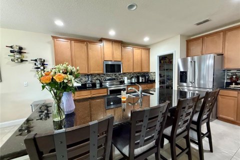 Villa ou maison à vendre à Kissimmee, Floride: 4 chambres, 216.28 m2 № 2420301 - photo 5