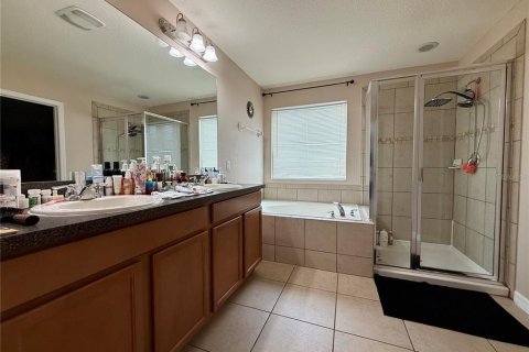 Villa ou maison à vendre à Kissimmee, Floride: 4 chambres, 216.28 m2 № 2420301 - photo 16