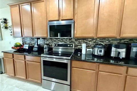 Villa ou maison à vendre à Kissimmee, Floride: 4 chambres, 216.28 m2 № 2420301 - photo 8