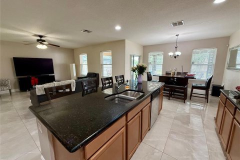 Villa ou maison à vendre à Kissimmee, Floride: 4 chambres, 216.28 m2 № 2420301 - photo 9