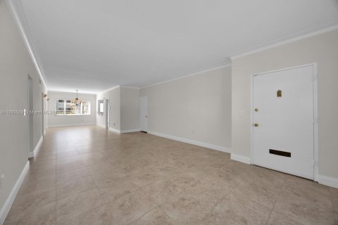 Condo in Coral Gables, Florida, 2 bedrooms  № 1938733 - photo 6